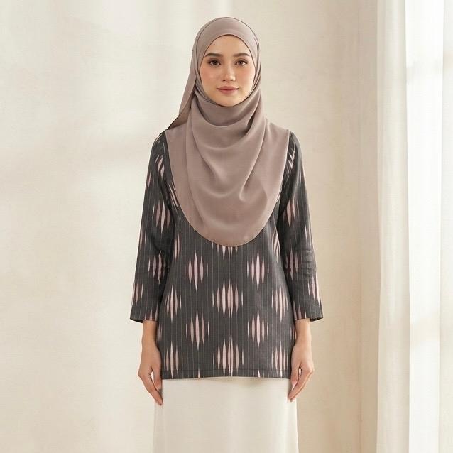 Erika Printed - Geometry