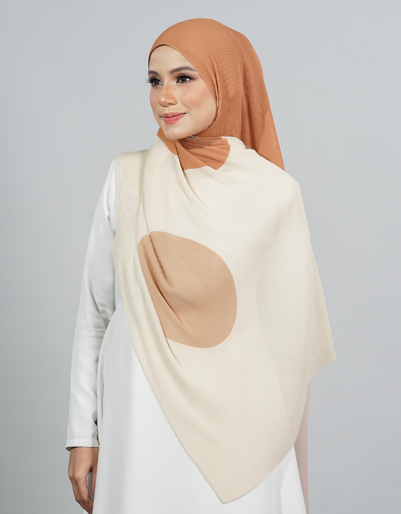 Saqira Pleated Shawl - 10 Bekasi
