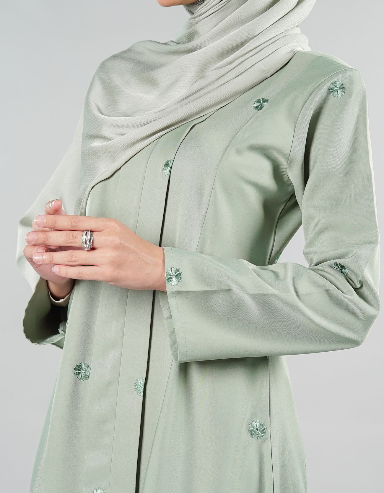 Dian Kebarung - 01 Green