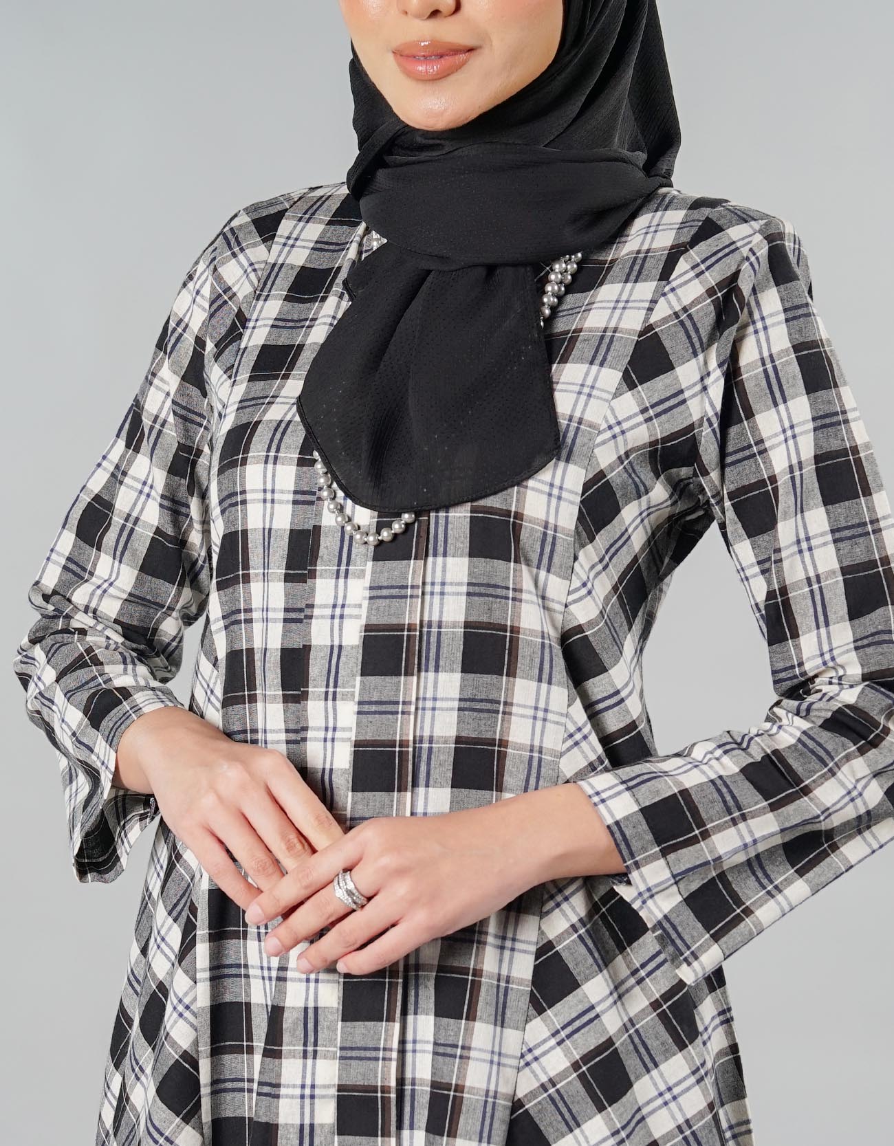 Lela Kebarung - 03 Black