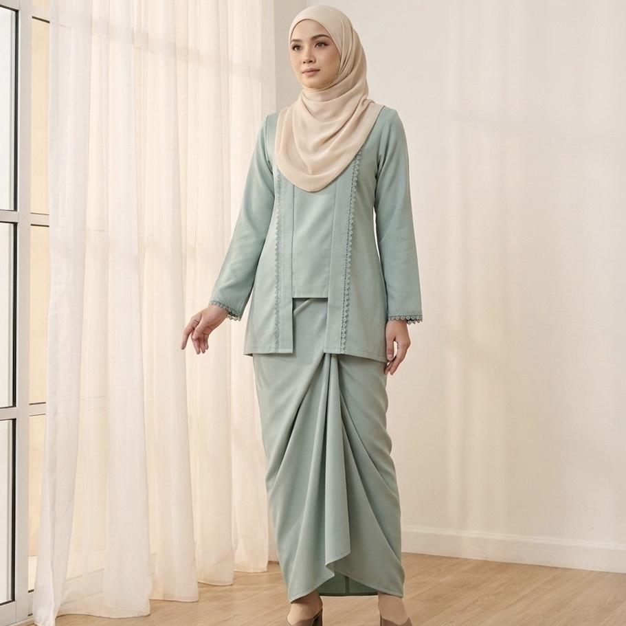 Nona Kebaya Pario