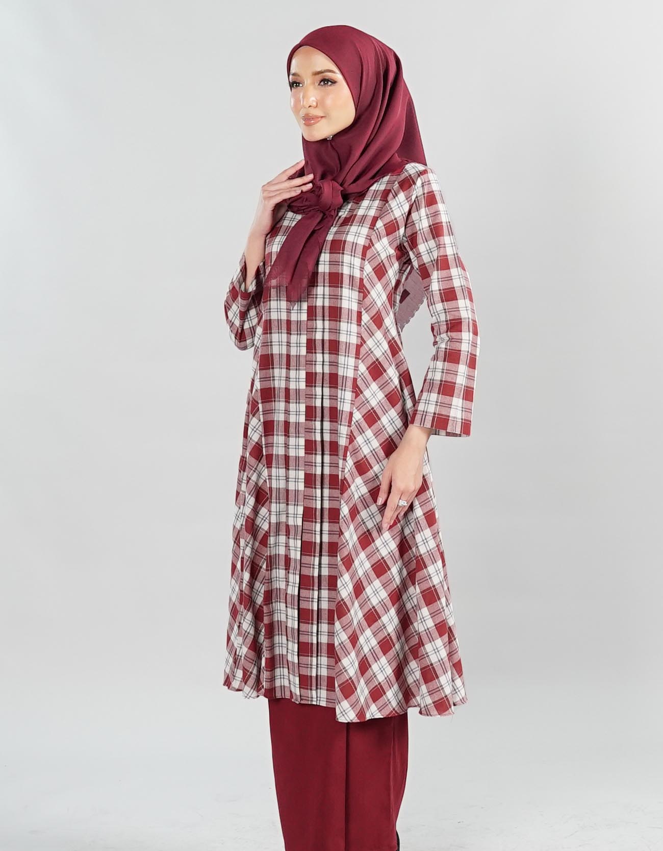 Lela Kebarung - 01 Maroon