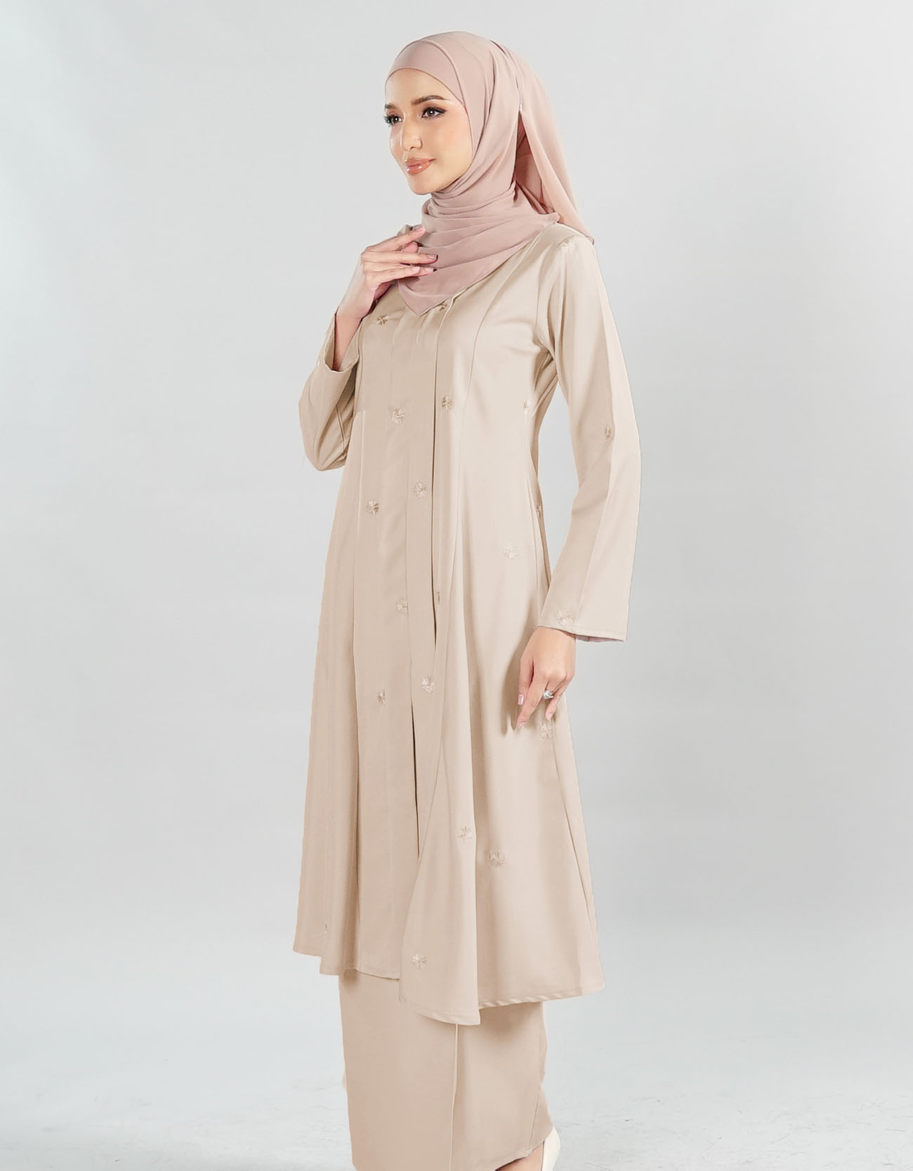 Dian Kebarung - 03 Cream Brown