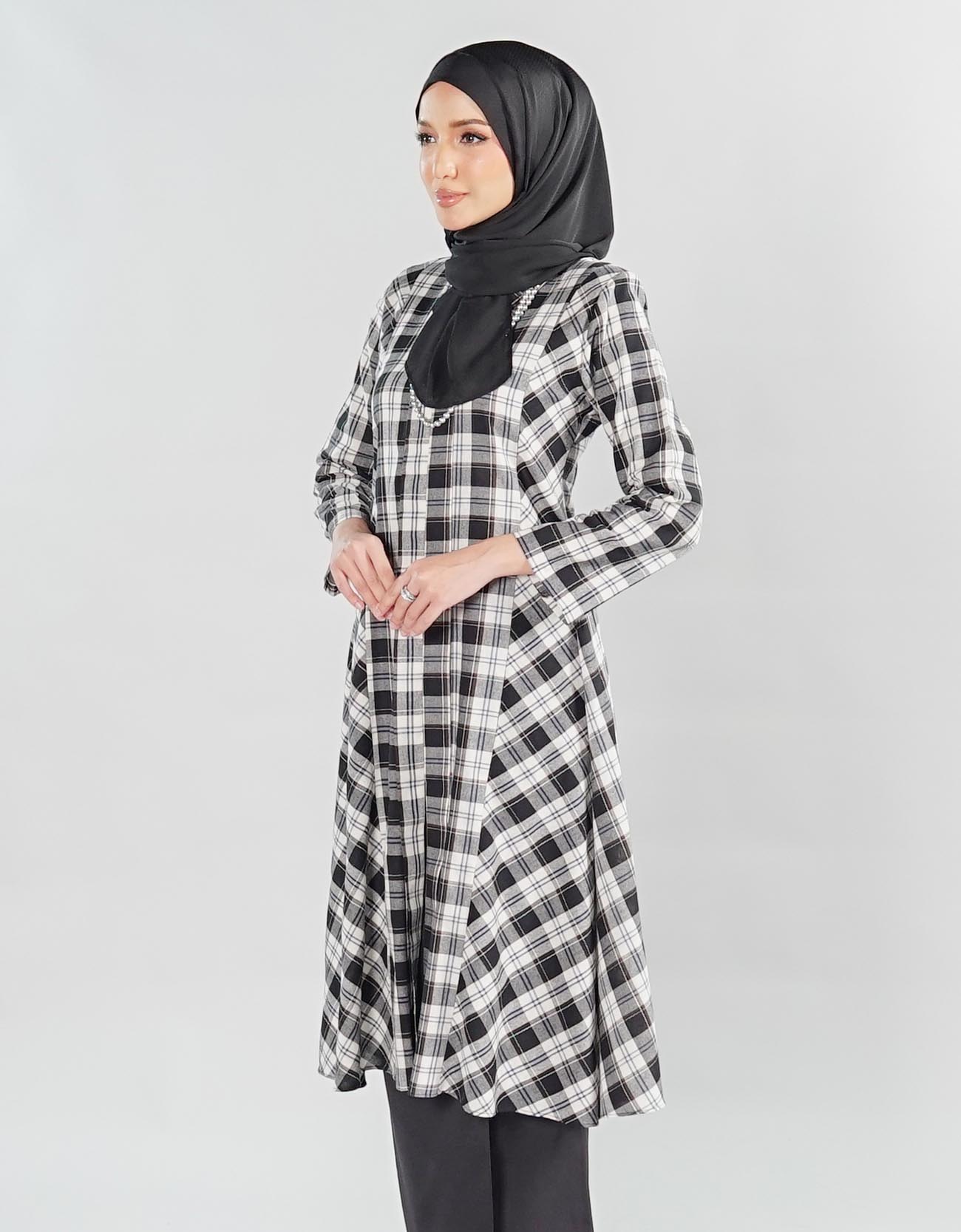 Lela Kebarung - 03 Black