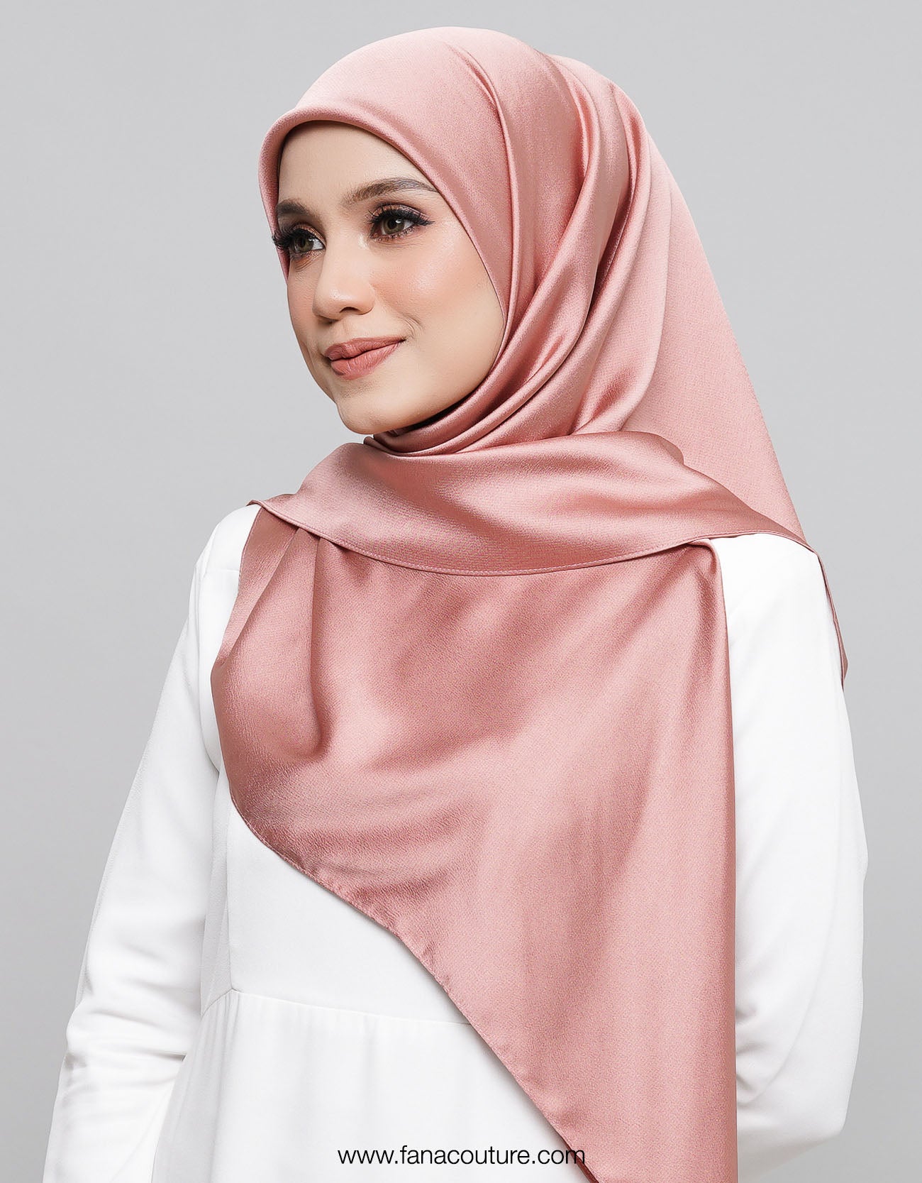 Yuki Bawal Satin - 11 Coral Orange