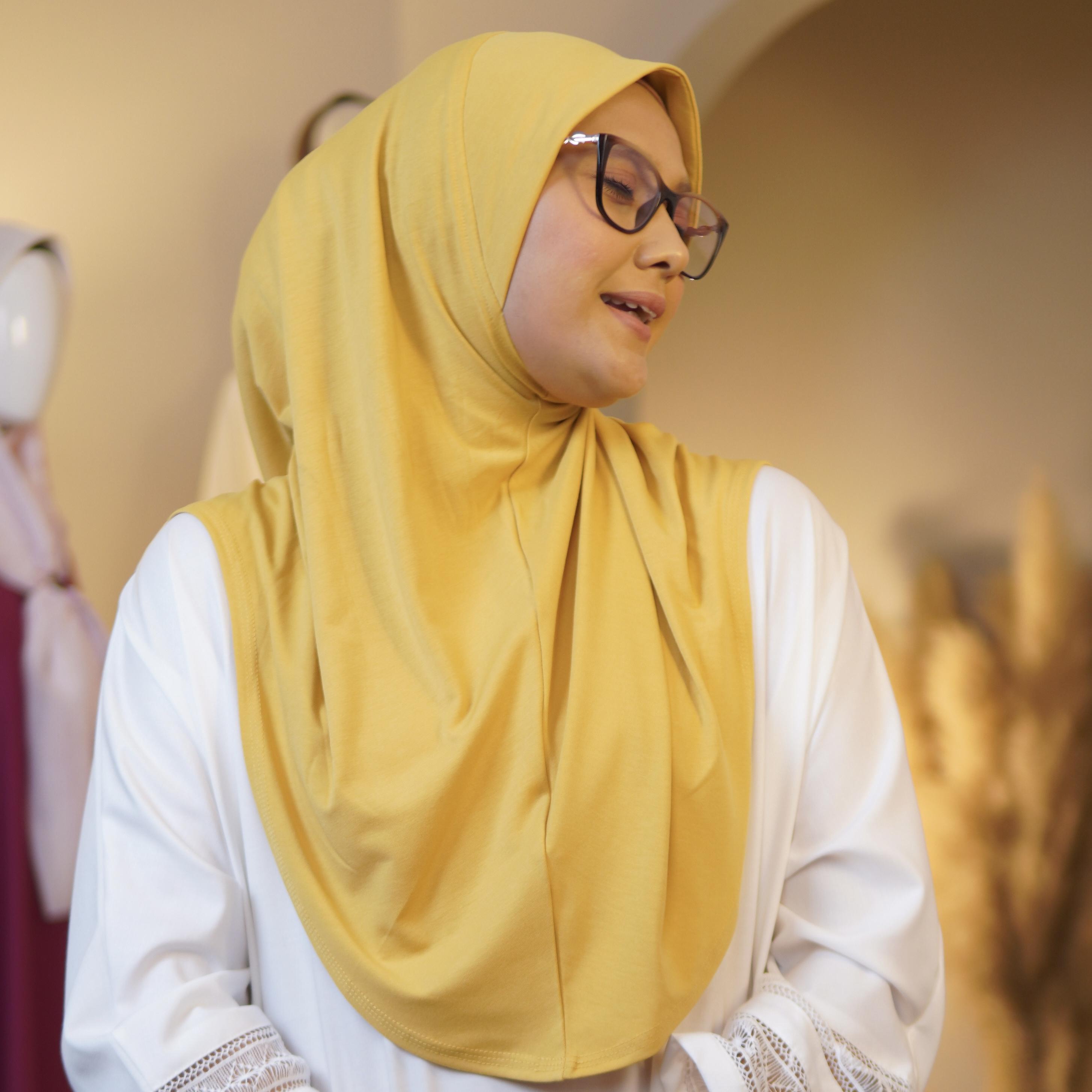 Express Hijab Damia Plain - 30 Amber Yellow