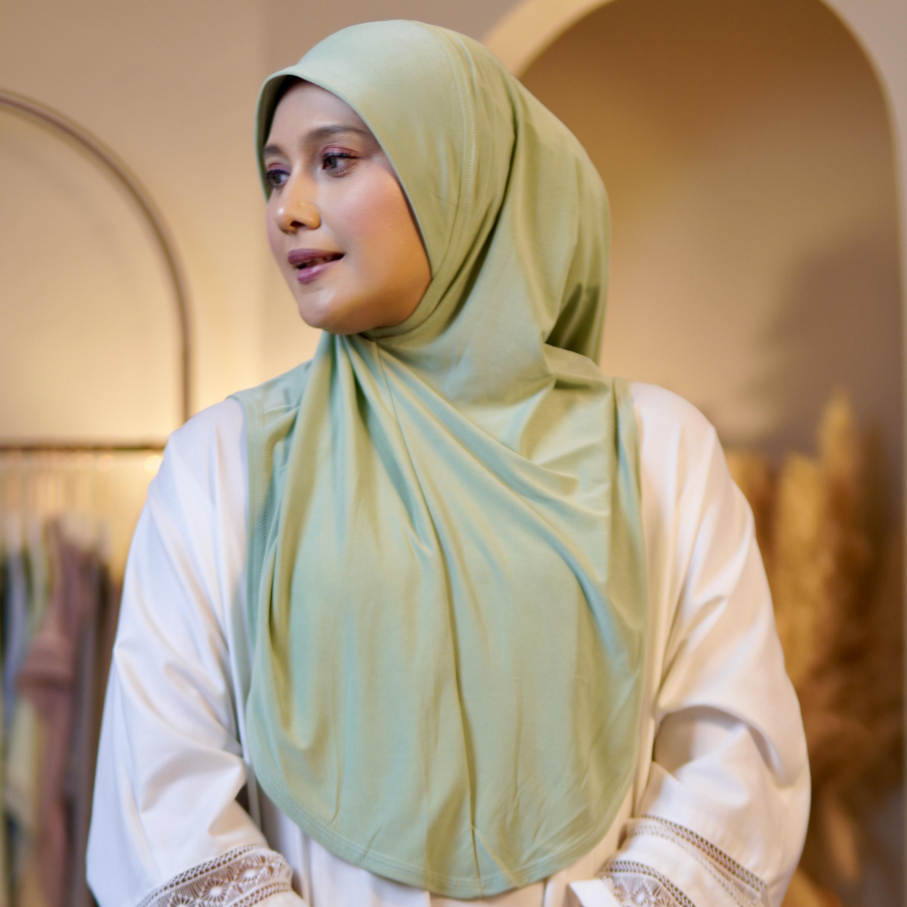 Maura Plain - 16 Tea Green